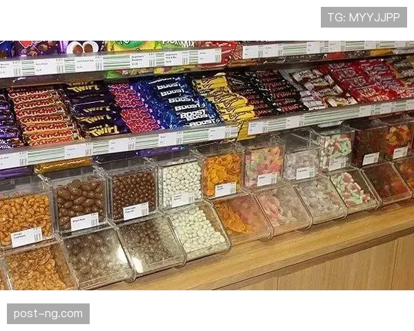 亚历克斯·摩根居然在咖啡店点了一杯天价拿铁，这操作也太奢侈了吧？